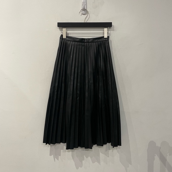 7 for all Mankind Pleated Skirt - Picture 2 of 4